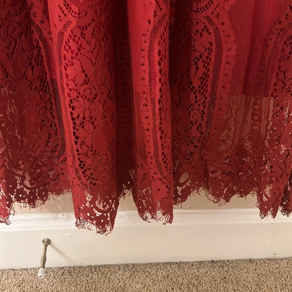 Red Renaissance Lace Dress - Picture 4 of 6